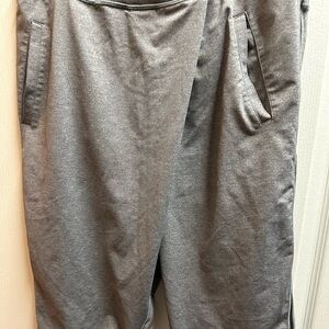 Lululemon crop woman leggings size 6/ NWOT